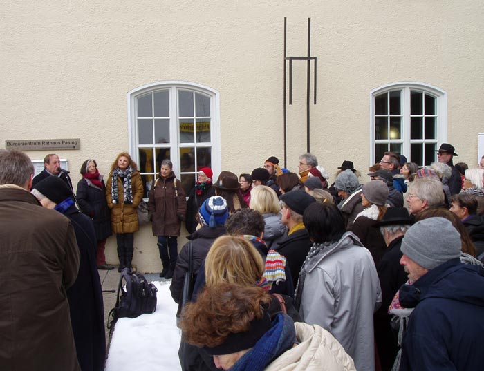 Einweihung der Gedenkskulptur am neuen Platz am 27. Januar 2015