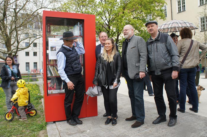 Aufstellung zum Pressefoto